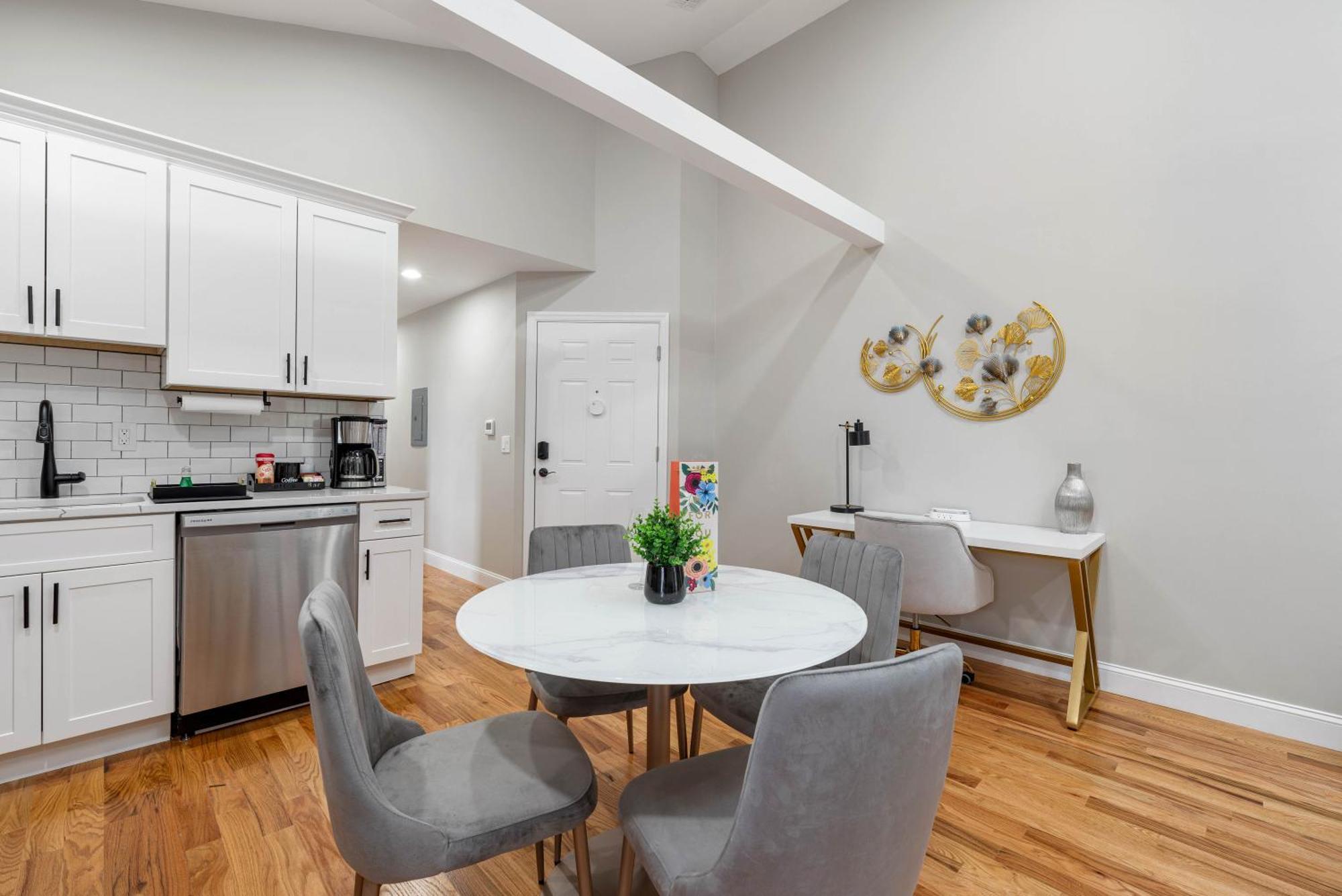 Newly Constructed! 1bed 1bath *
